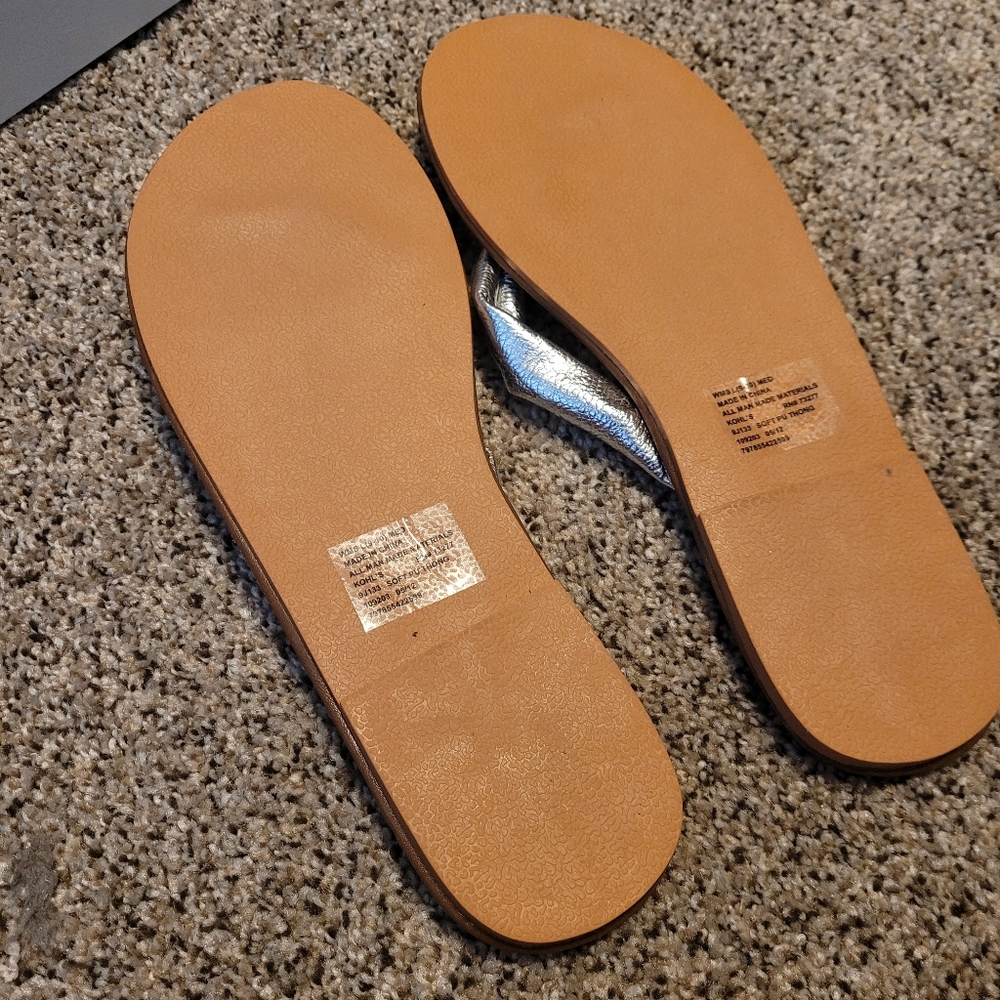 💥NEXT OFFER TAKES IT💥 Sonoma Flip Flops - Picture 3 of 4